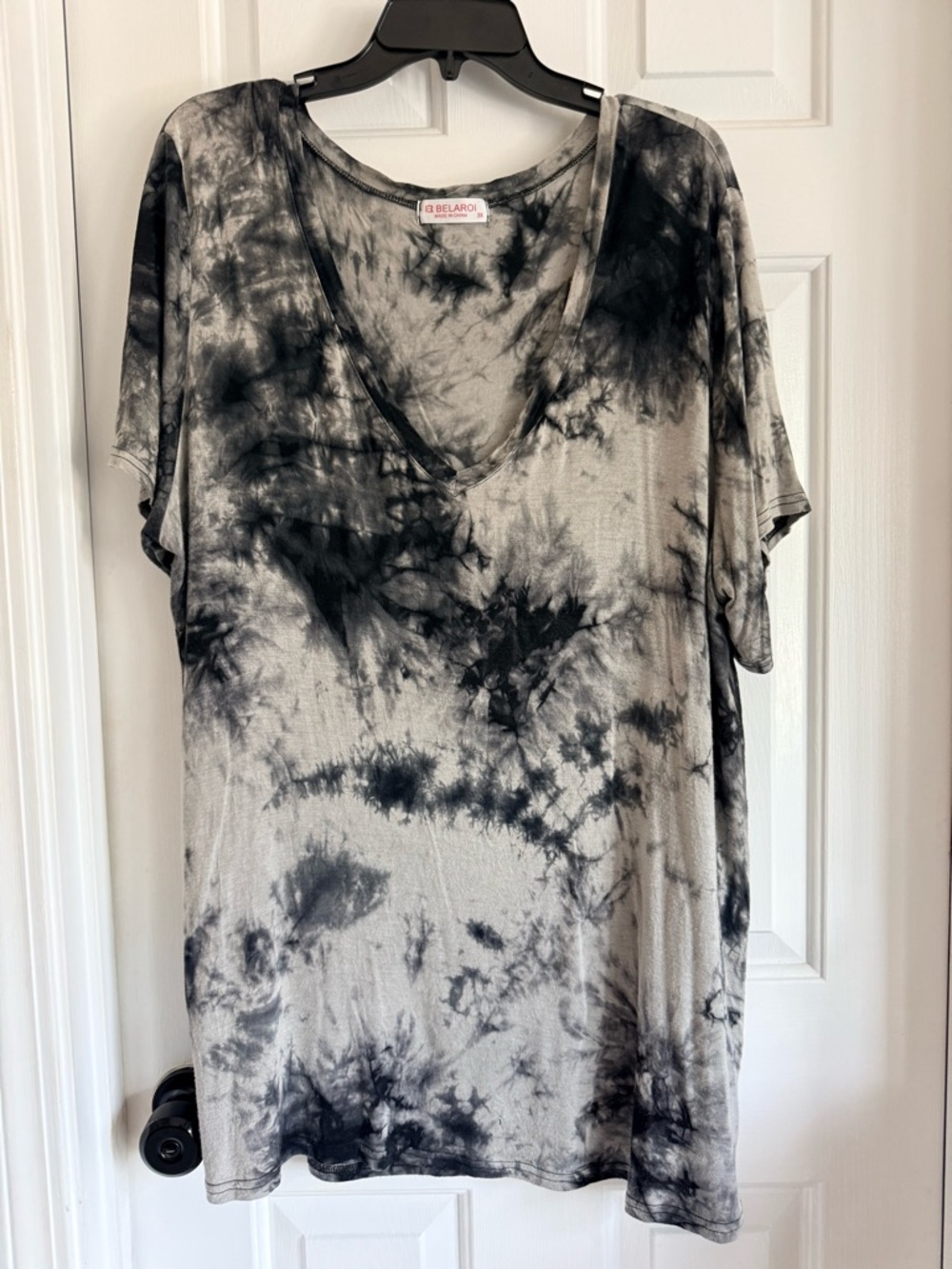 Black & Gray Tie-Dye V-Neck Women's Top